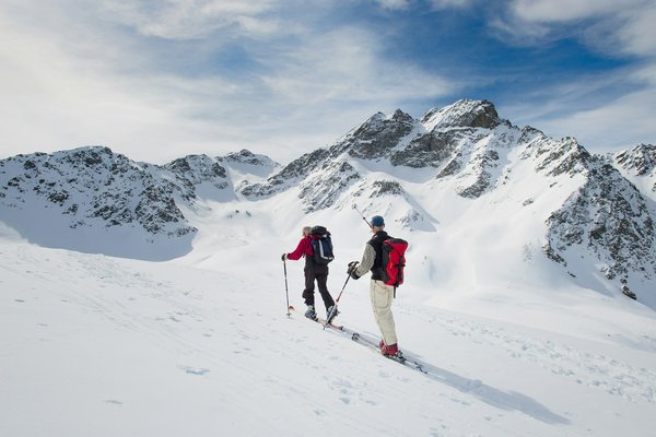 Quels sont les meilleurs itinéraires pour une randonnée dans le parc national de Sarek, Suède ?